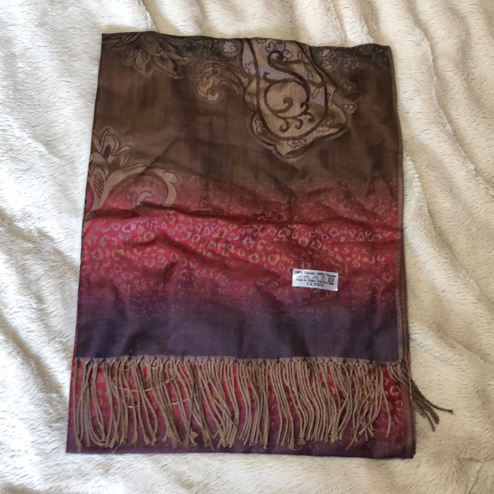 Scarf. - Picture 2 of 5